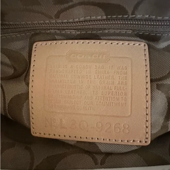 EUC Coach Hampton vintage Bag,Blue & White Leather W/Coach dust bag - Picture 6 of 14